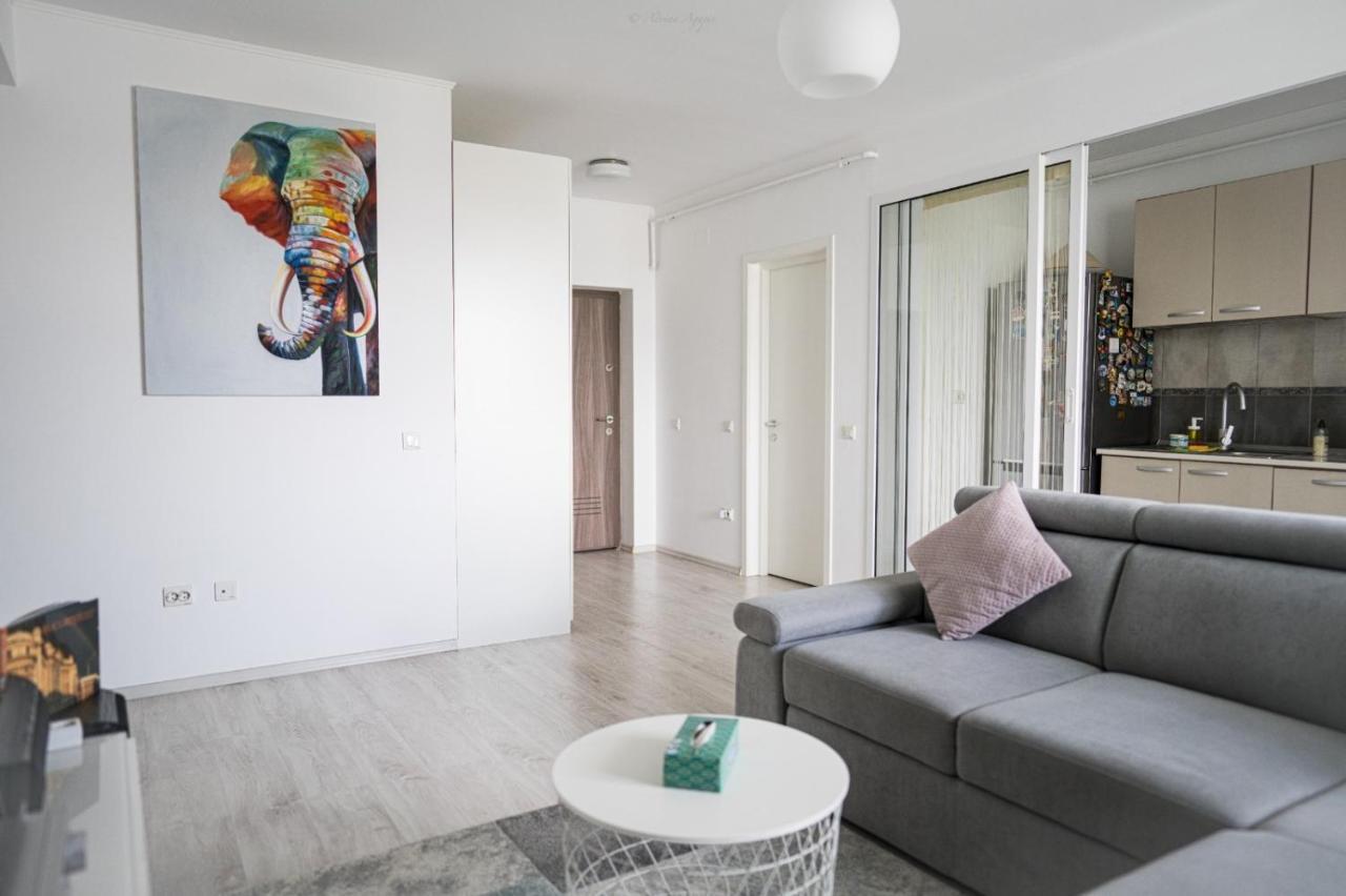 Feels Like Home Apartment M S Apartments Bukarest Exterior foto